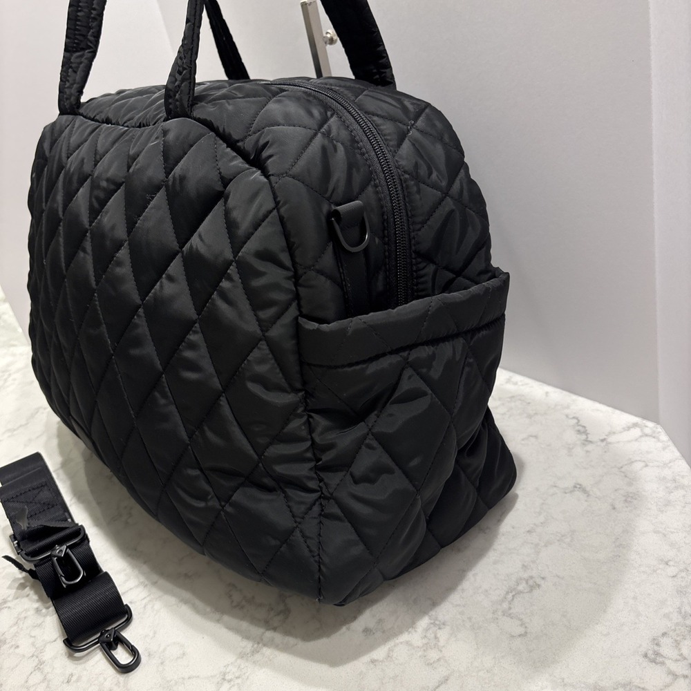 Vera Bradley Women's Ultralight Medium Traveler Bag 27136-481 Black - Picture 4 of 11